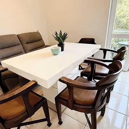 Tortosa Blue بيت ضيافة سبليت