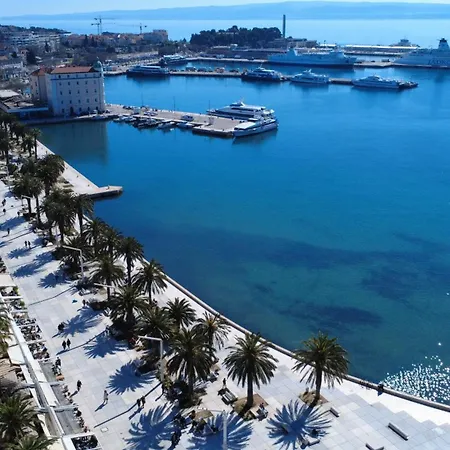 Konukevi Tortosa Blue 3*